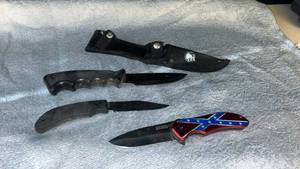 lot 99 image: Fixed Blade Knife Collection with Folding Pocket Knife