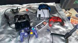 lot 107 image: Gaming Console Controller Bundle Lot