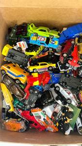 lot 116 image: Old HotWheels Mixed Die-Cast Car Collection Lot