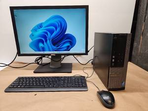 lot 16 image: Dell OptiPlex 3020 Complete Desktop Computer System with Monitor