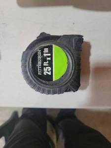 lot 20528 image: Pittsburgh 25 Foot Measuring Tape - Retail $8