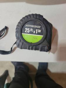 lot 20530 image: Pittsburgh 25 Ft x 1 In Measuring Tape - Retail $8