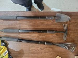 lot 20552 image: Black & Decker Garden Tool Set - Retail $25