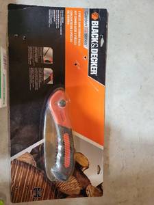 lot 20578 image: Black & Decker Garden II Series Saw  - Retail $25