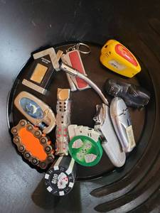 lot 20585 image: Mixed Collection of Novelty butane lighters - Retail $15