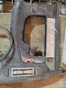 lot 20595 image: Craftman  14 crown stapler - Retail $150