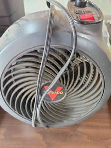 lot 20623 image: Vornado VortexHeat Space Heater with Fan - Retail $45