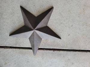 lot 20646 image: Metal Star Wall Decoration - Retail $15