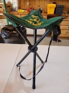 lot 20658 image: Fun Valley Sports Portable Tripod Camping Chair - Retail $15