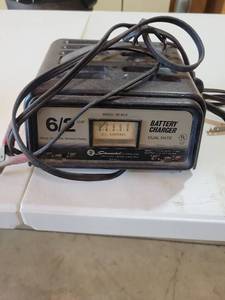 lot 20688 image: Schumacher SE-82-6 62 Amp Dual Rate Battery Charger with Analog Meter - Retail $25