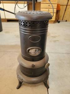 lot 20695 image: Perfection Oil Kerosene Heater Stove 2ft tall - Retail $75