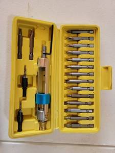 lot 20699 image: Screwdriver Bit Set with Handle and Drill Bits - Retail $15