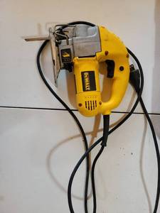 lot 20703 image: DeWalt DW317 Variable Speed Orbital Jigsaw - Retail $75