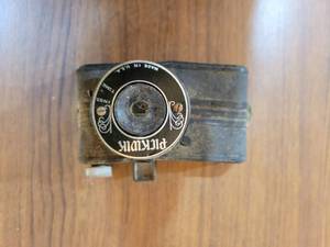 lot 20732 image: Mid-Century Film Camera - Retail $25