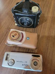 lot 20737 image: Classic Film Camera and Light Meter Collection - Retail $25