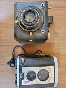 lot 20743 image: Kodak Brownie Camera Collection Set of 3Kodiak browning collection  - Retail $25