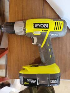 lot 20747 image: Ryobi 18V Cordless Drill with Lithium Battery - Retail $45