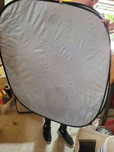 lot 20830 image: Sun shades - Retail $15