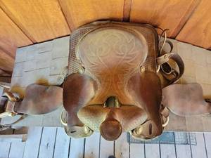 lot 20855 image: Western Leather Horse Saddle with Decorative Tooling - Retail $300
