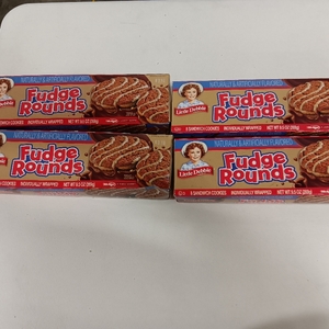 lot 8508 image: 4 Packs Little Debbie Fudge Rounds - 9.5oz8pk