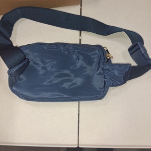 lot 8220 image: Unisex Mini Belt Bag with Adjustable Strap Small Fanny Pack for Workout Running Traveling Hiking, Navy Blue