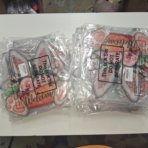 lot 8607 image: LOT OF 32 - Easter Welcome Door Signs, 11.8in Welcome Porch Sign for Home Front Door Wall Decor