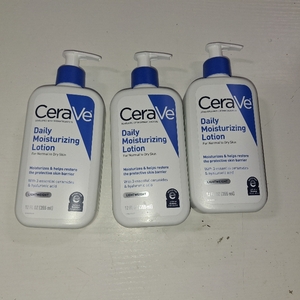 lot 7540 image: LOT OF THREE - CeraVe Daily Moisturizing Lotion For Normal to Dry Skin with Hyaluronic Acid