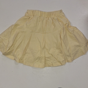lot 8796 image: KHAKI SKIRT SHORTS SIZE 16