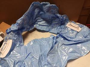 lot 32960 image: Blue Inflatable Pool Chair - Retail $25