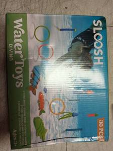 lot 32963 image: Water Toys Diving Set with Torpedo and Rings - Retail $15