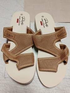 lot 42352 image: Reef Summer Adventures Copper Bow Tie Sandals Size 44 US Size 12 - Retail $25