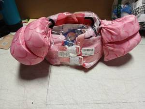 lot 42377 image: Childs Wearable Life Jacket - Retail $15