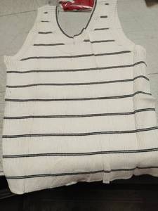 lot 42417 image: Womens Striped V-Neck Sweater Tank Top Size M - Retail $15