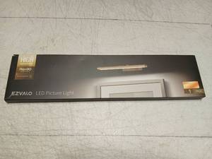 lot 42451 image: EZVALO LED Picture Light Ra-90 High Capacity Battery Golden - Retail $25