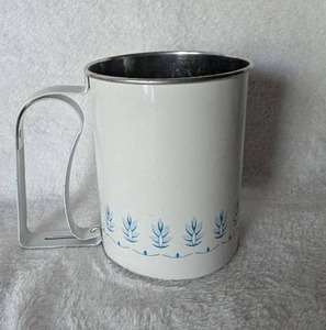 lot 2926 image: Vintage Flour Sifter with Blue Wheat Pattern Handle