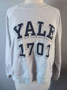 lot 2971 image: Yale University 1701 Gray Crewneck Sweatshirt - Size XL