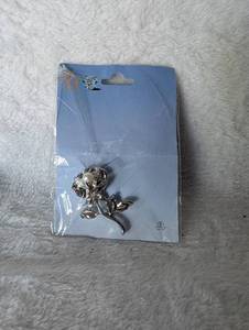 lot 2975 image: Silver Rose Brooch Pin - new