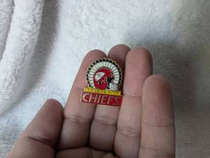 lot 2976 image: Kansas City Chiefs NFL Team Logo Pin