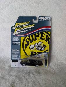 lot 2982 image: Johnny Lightning Super Bee 1970 Dodge Coronet Die-Cast Car Limited Edition