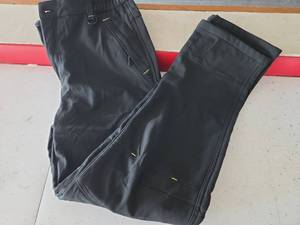 lot 695 image: Size 32 Black Pants  - Retail $0