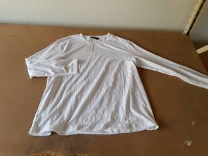 lot 908 image: GAYHAY White Oversized Tshirts for Women - Summer Spring Tops Long Sleeve Tee Shirts Fashion Casual Workout Clothes 2026 L - Retail $8