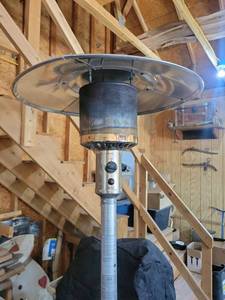 lot 7 image: Propane Outdoor Patio Heater with Tank Cover 7ft