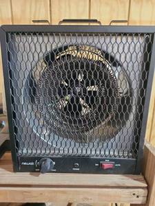 lot 51 image: Newair G56 Electric Garage Heater 240V 5600W