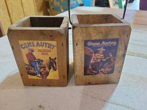 lot 53 image: Gene Autry Western Themed Wooden Storage Baskets with Wire Handles