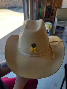 lot 71 image: Beige Western Cowboy Hat with Yellow Ribbon from Ranch western wear 7 38ths size