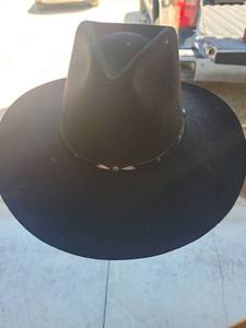 lot 73 image: Express riders size 7 Black Felt Western Cowboy Hat with Decorative Hat Band