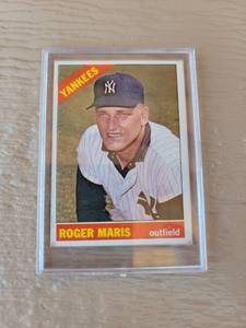 lot 121 image: 1966 Topps Roger Maris Baseball Card #365 New York Yankees