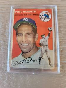 lot 125 image: 1954 Topps Phil Rizzuto Baseball Card