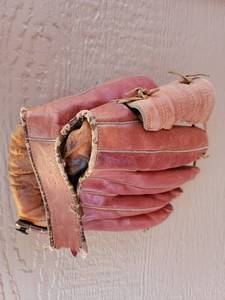 lot 129 image: 1950 Pro Master Baseball Glove Leather Right Hand