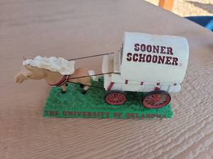 lot 153 image: University of Oklahoma Sooners Covered Wagon Figurine